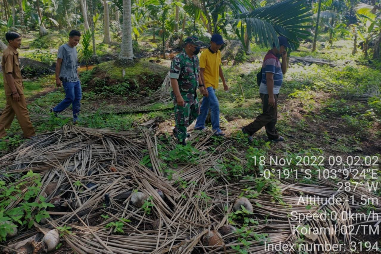 Jaga Wilayah Binaan Terbebas Karhutla, Serma Boy Laksanakan Patroli dan Sosialisasi 