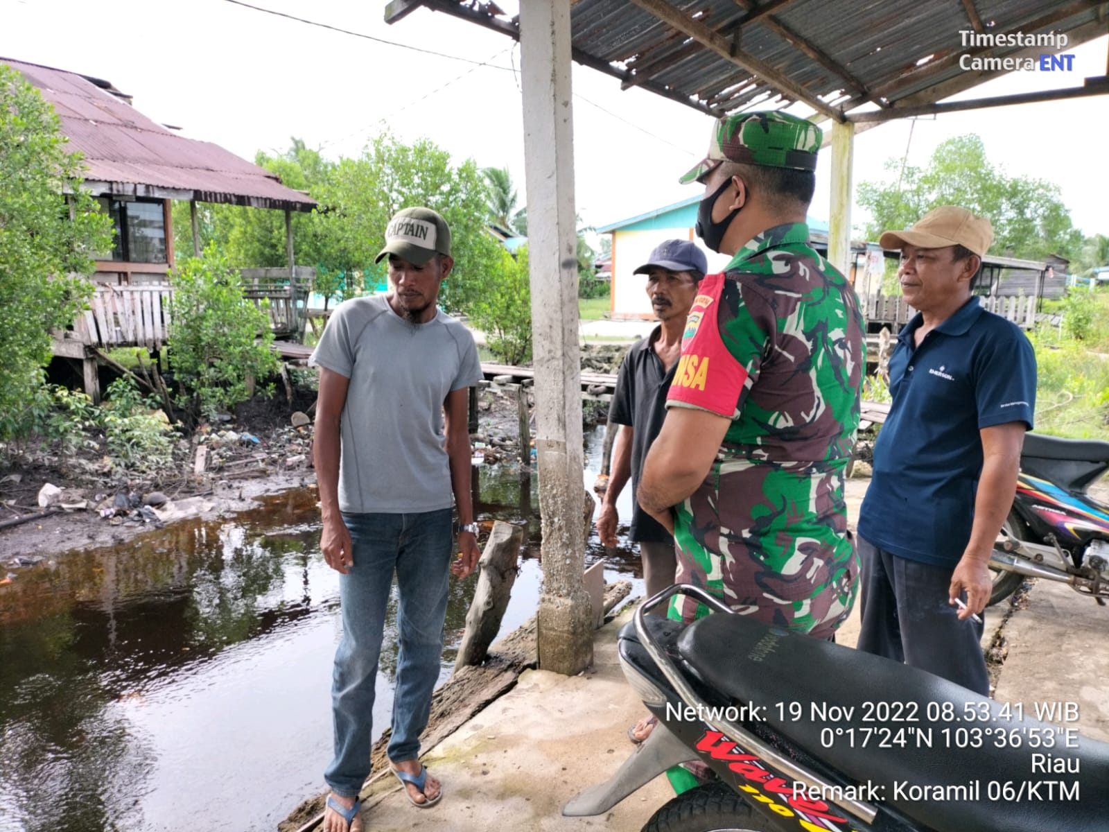 Tidak Bosan-bosannya, Babinsa Koramil 06/KTM Terus Beri Himbauan Protkes ke Warga 