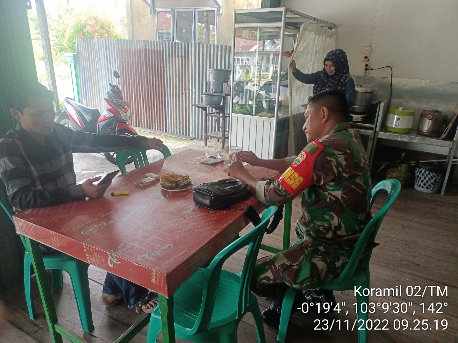 Jaga Hubungan Baik, Babinsa Rantau Panjang Laksanakan Komsos dengan Warga Binaan Jaga Hubungan Baik, Babinsa Rantau Panjang Laksanakan Komsos dengan Warga Binaan
