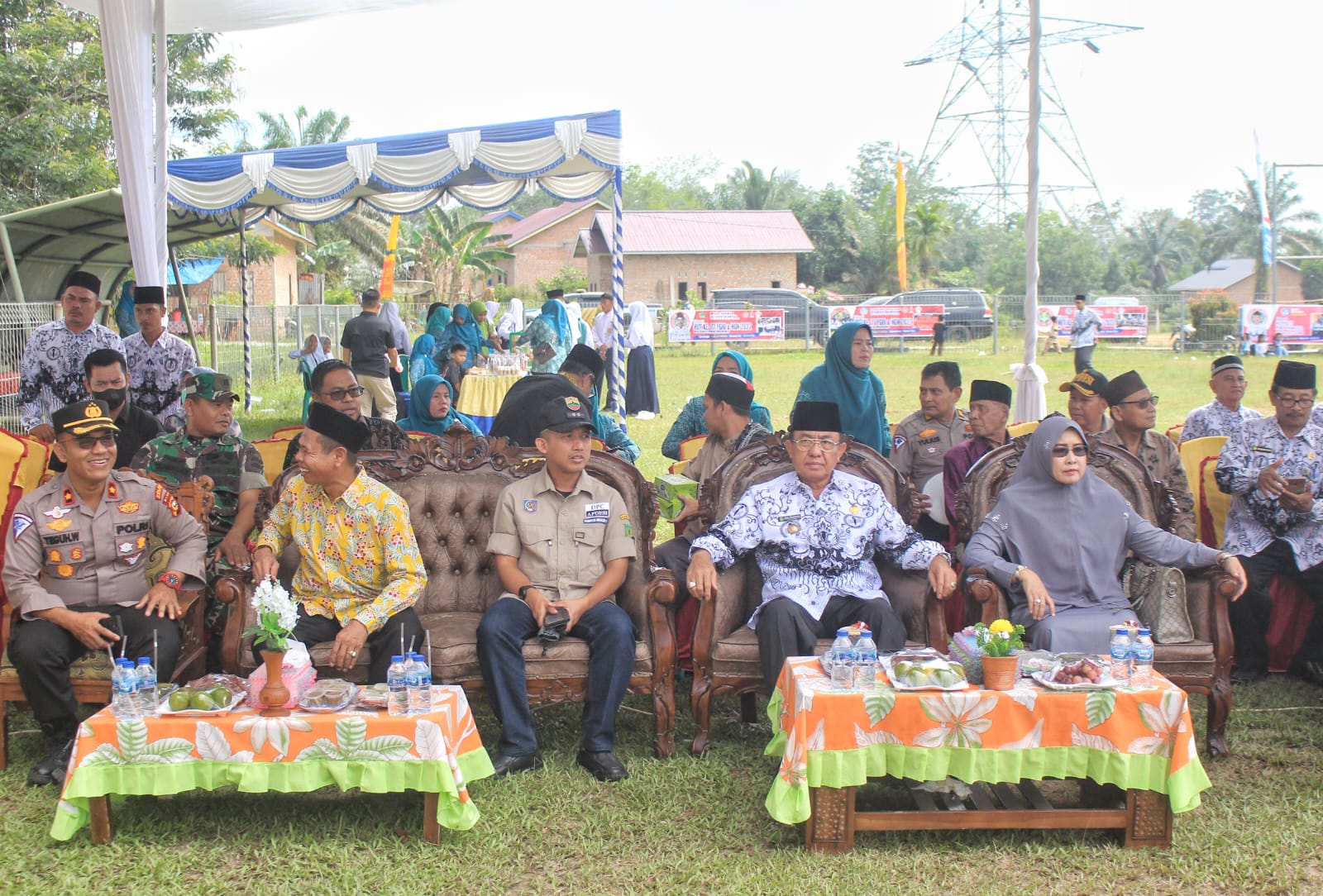 Didampingi Bunda PAUD, Bupati Inhil Hadiri Penutupan Jambore PGRI di Kemuning 