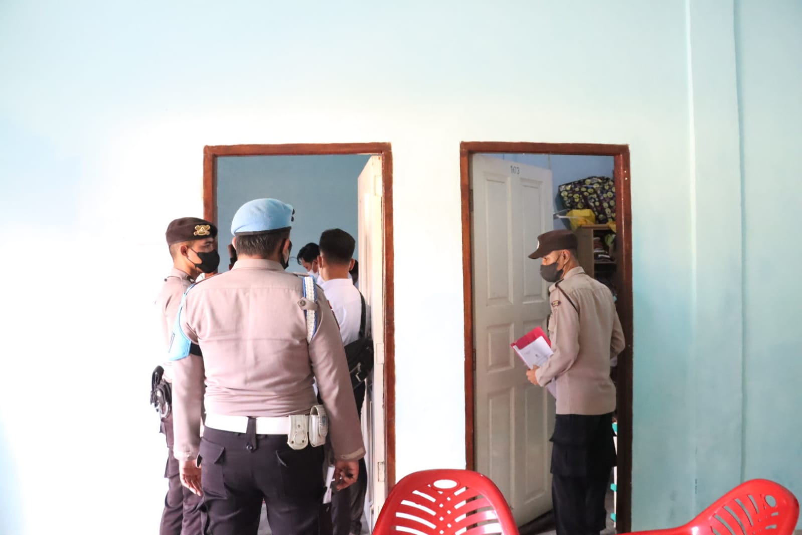 Kapolres Karimun Tangkap 11 Pasangan Bukan Suami Istri Nginap di Kosan Kapolres Karimun Tangkap 11 Pasangan Bukan Suami Istri Nginap di Kosan