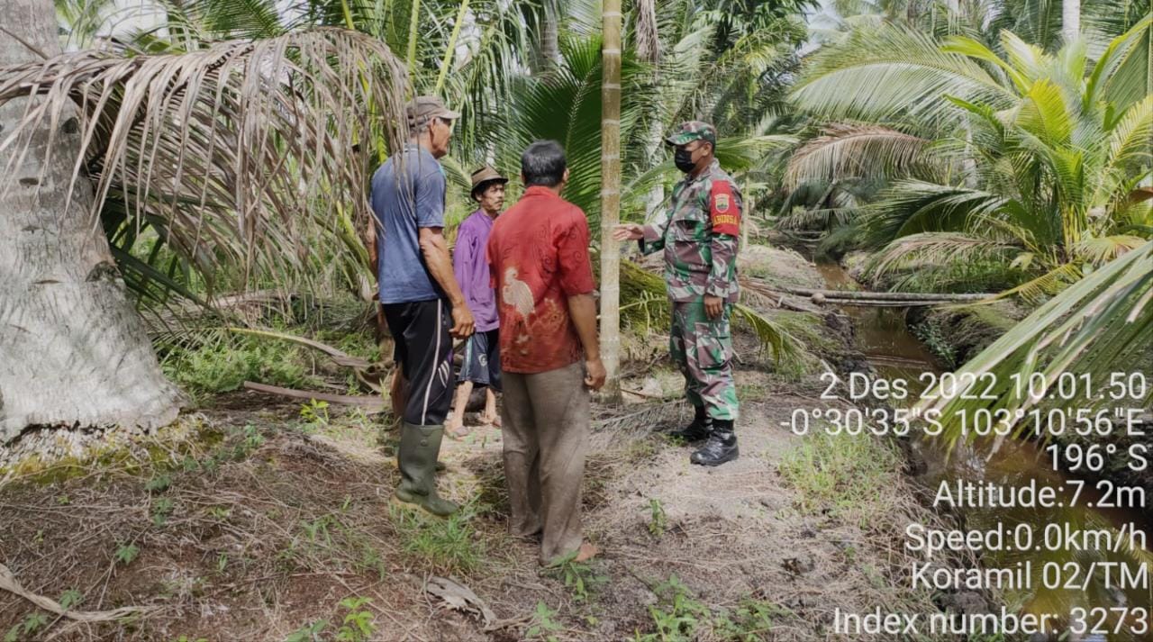 Antisipasi Karhutla, Serma Boy R Sitompul Laksanakan Patroli Bersama Warga Binaan 