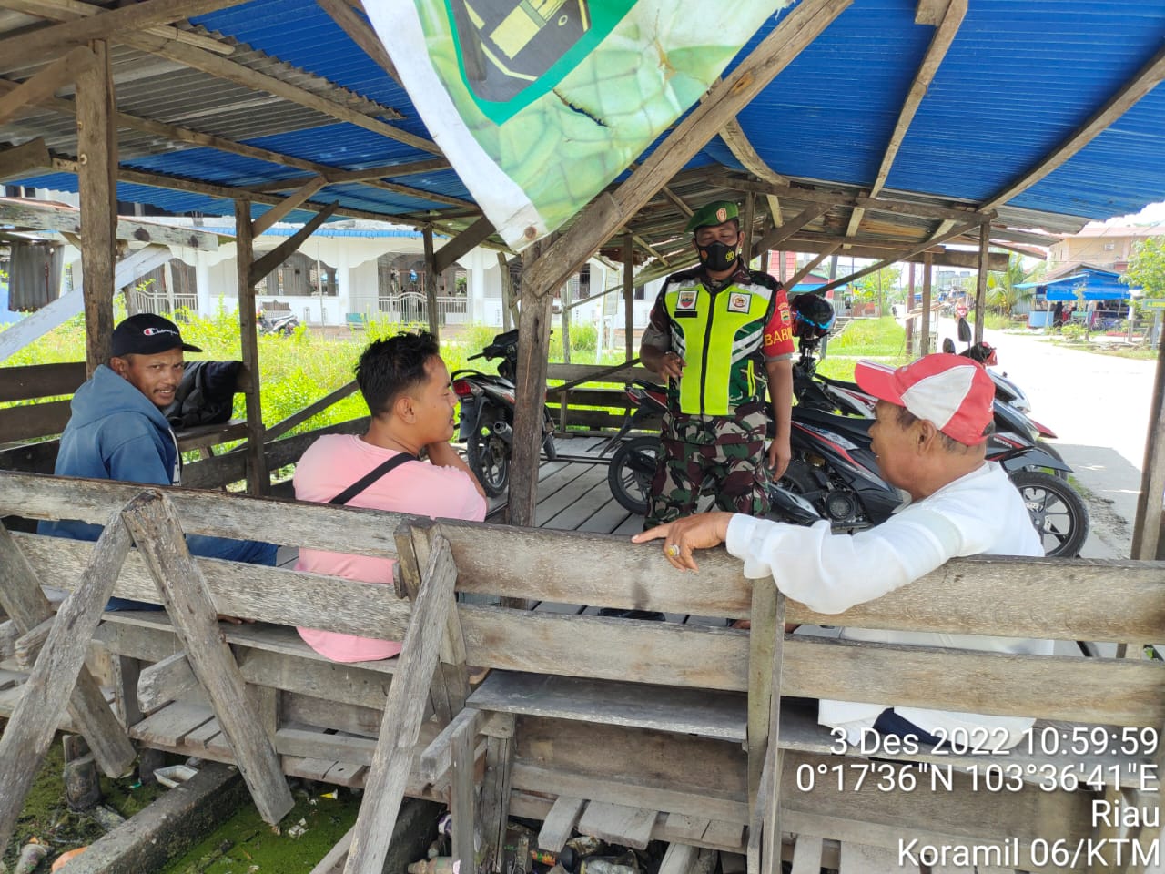 Lihat Warga Abai Protkes, Babinsa Koptu Al Alim Sambangi dan Ingatkan Warga Lebih Baik Mencegah Daripada Mengobati 