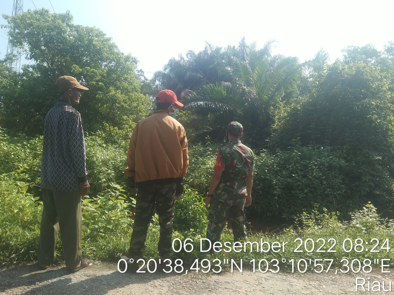 Gandeng MPA, Babinsa Desa Beringin Mulya Laksanakan Patroli Bersama 