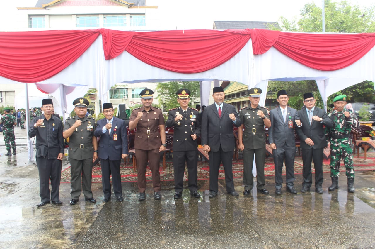 Jajaran Kodim 0314/Inhil Ikuti Upacara Peringatan Hari Bela Negara ke-74 di Lapangan Kantor Bupati 