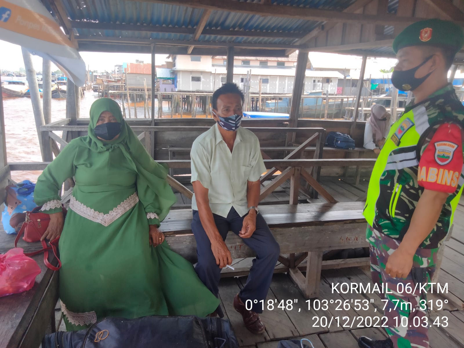 Serda Rudi Hartono Babinsa Koramil 06/KTM Laksanakan Himbauan Protkes di Desa Sakarotan 