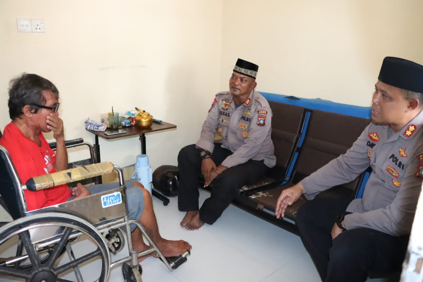 Kapolres Karimun Gelar Jumat Berkah, Datangi Rumah Warga Yang Butuh Uluran Tangan