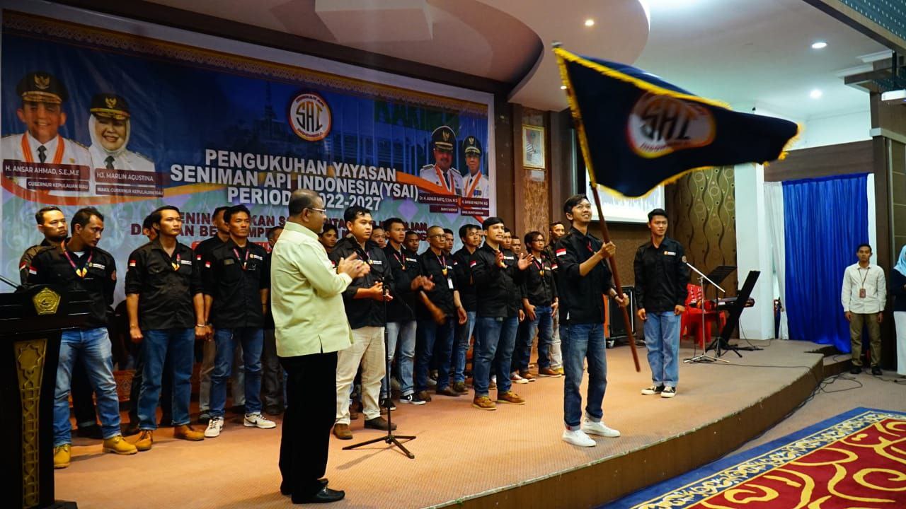 Bupati Karimun Kukuhkan Pengurus Yayasan Seniman Api, Disaksikan Gubernur Kepri dan Pejabat Yang Hadir