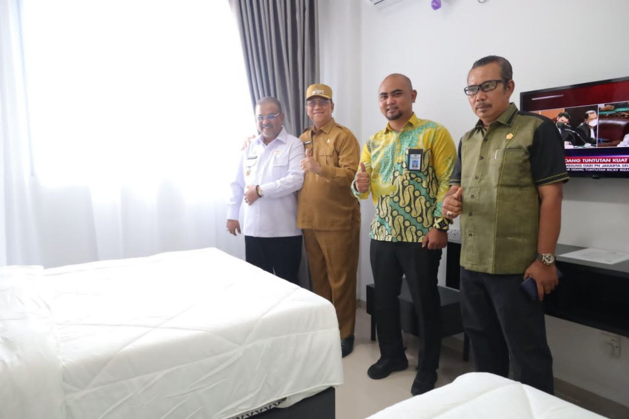 Bupati Karimun Kontrak 6 Kamar Hotel Tanjung Gelam Jadi Rumah Singgah Bagi Masyarakat Pulau