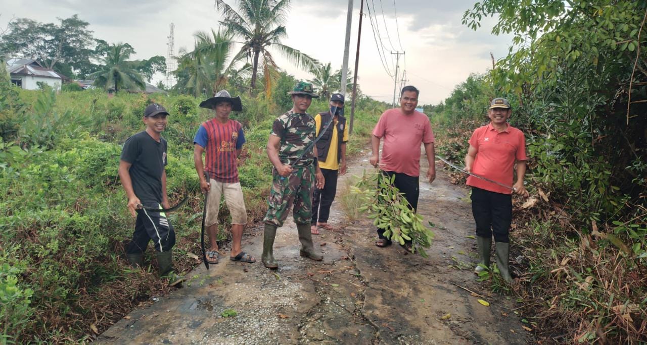 Kompak, Forkopimcam kecamatan Teluk Belengkong Giat Gotong Royong Bersama 