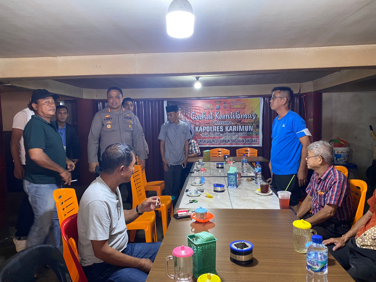 Kapolres Karimun Gelar Jumat Curhat Terakhir dan Sambangi Warga Meral