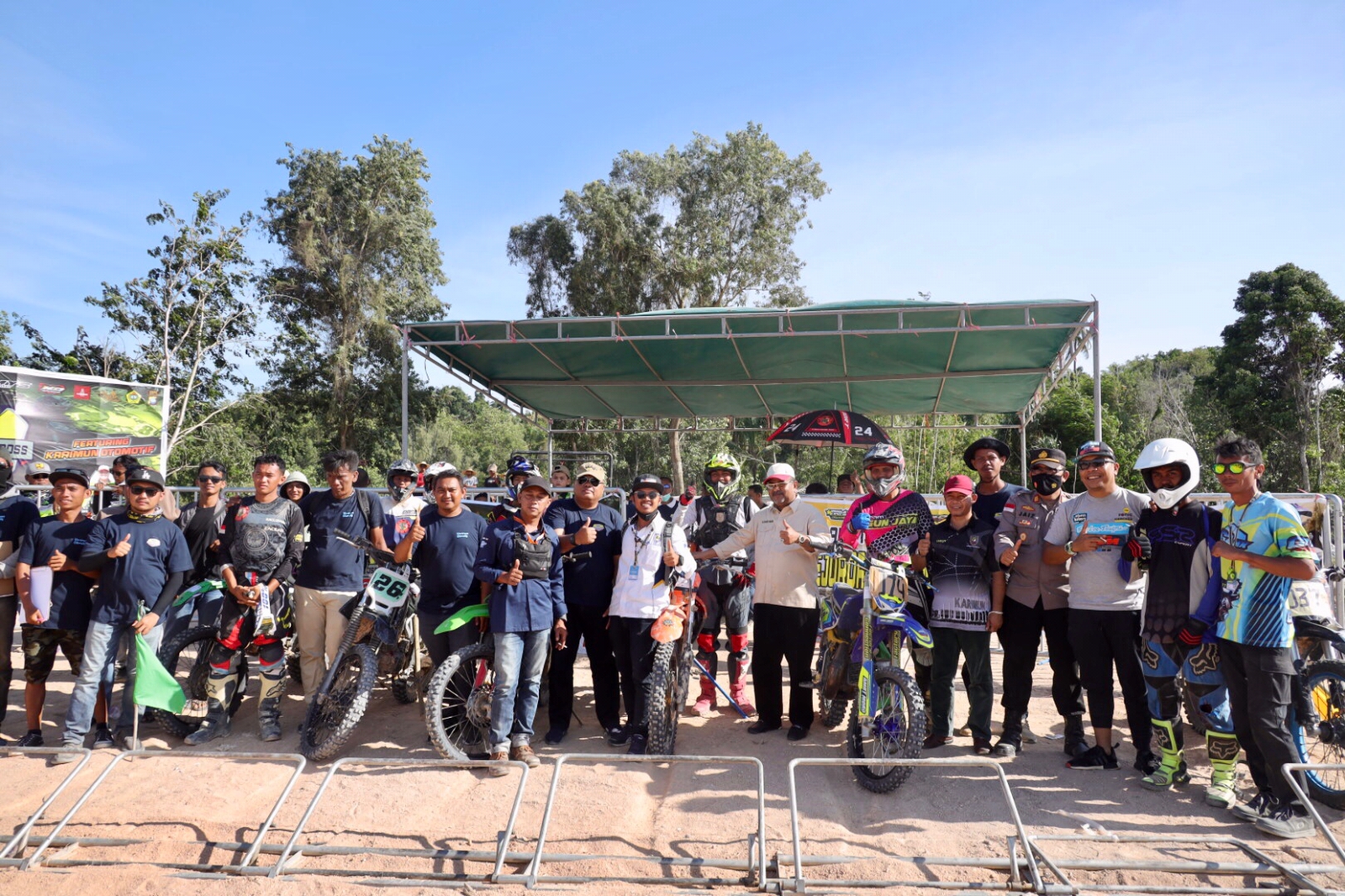 Bupati Karimun Akan Permanenkan Sirkuit Motorcross di Desa Pongkar