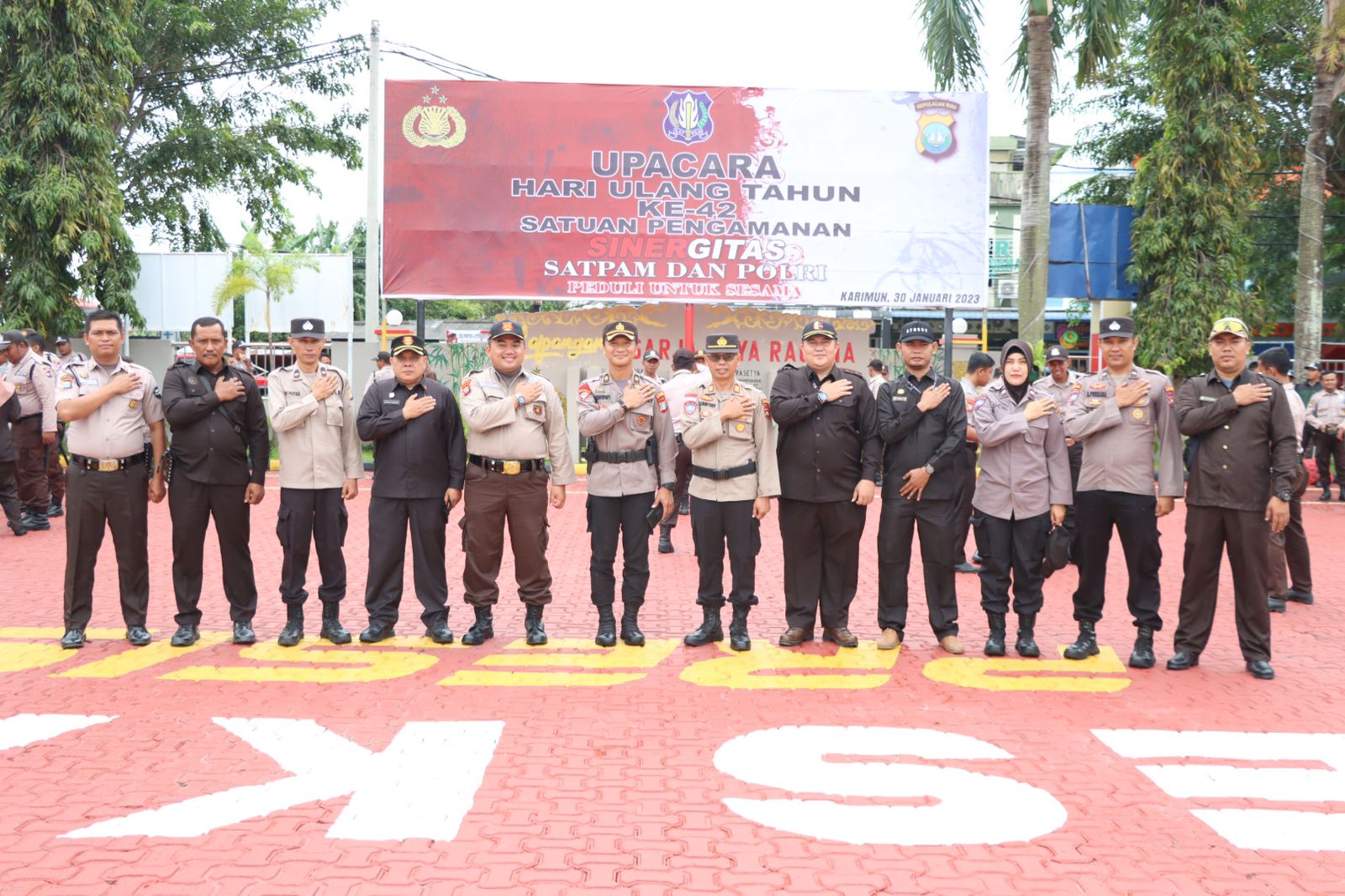 Polres Karimun Gelar Upacara HUT Satpam ke 42, Beri Penghargaan Untuk 3 Satpam Berprestasi