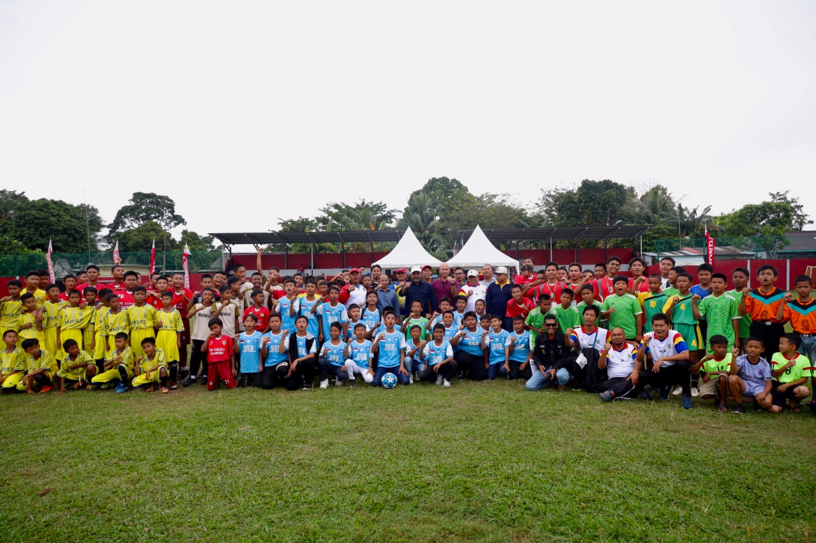 Bupati Karimun Buka Turnamen Sepak Bola Liga Karimun Bangkit