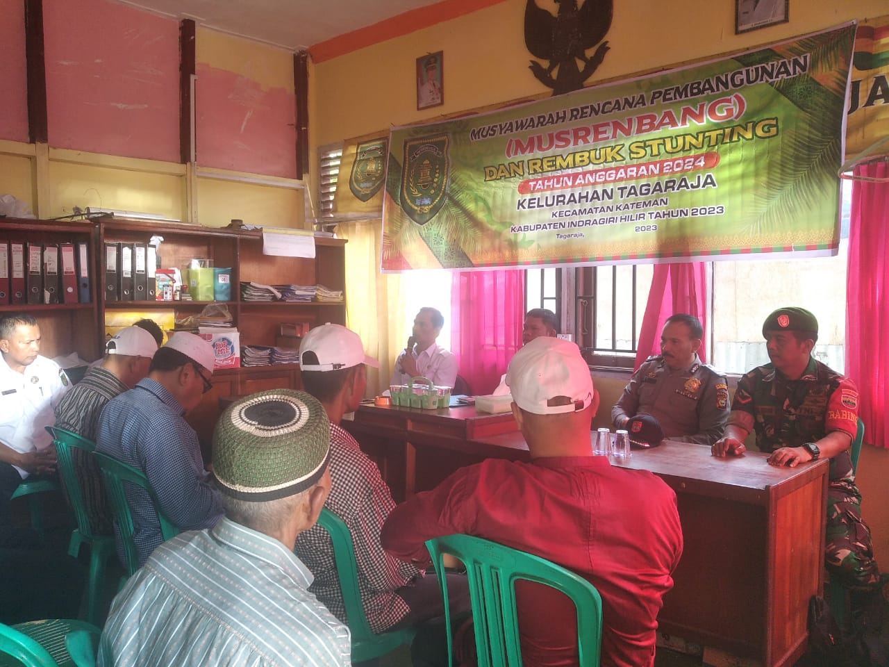 Babinsa Koramil 06/KTM Praka Ferry Sinaga Hadiri Musrembang di Kelurahan Tagaraja 