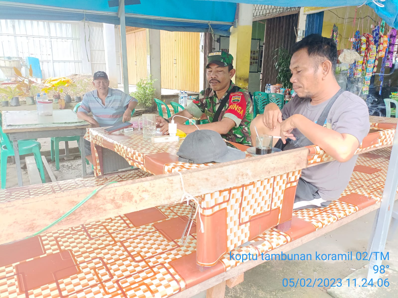 Jalin Silaturahmi Baik, Koptu RH Tambunan Laksanakan Giat Komsos dengan Warga di Desa Tanjung Pasir 