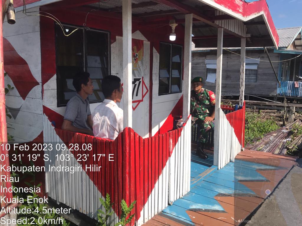 Komsos di Pos Kampung Pancasila, Babinsa Sertu P Siregar Pesankan Jaga Kerukunan Antara Sesama