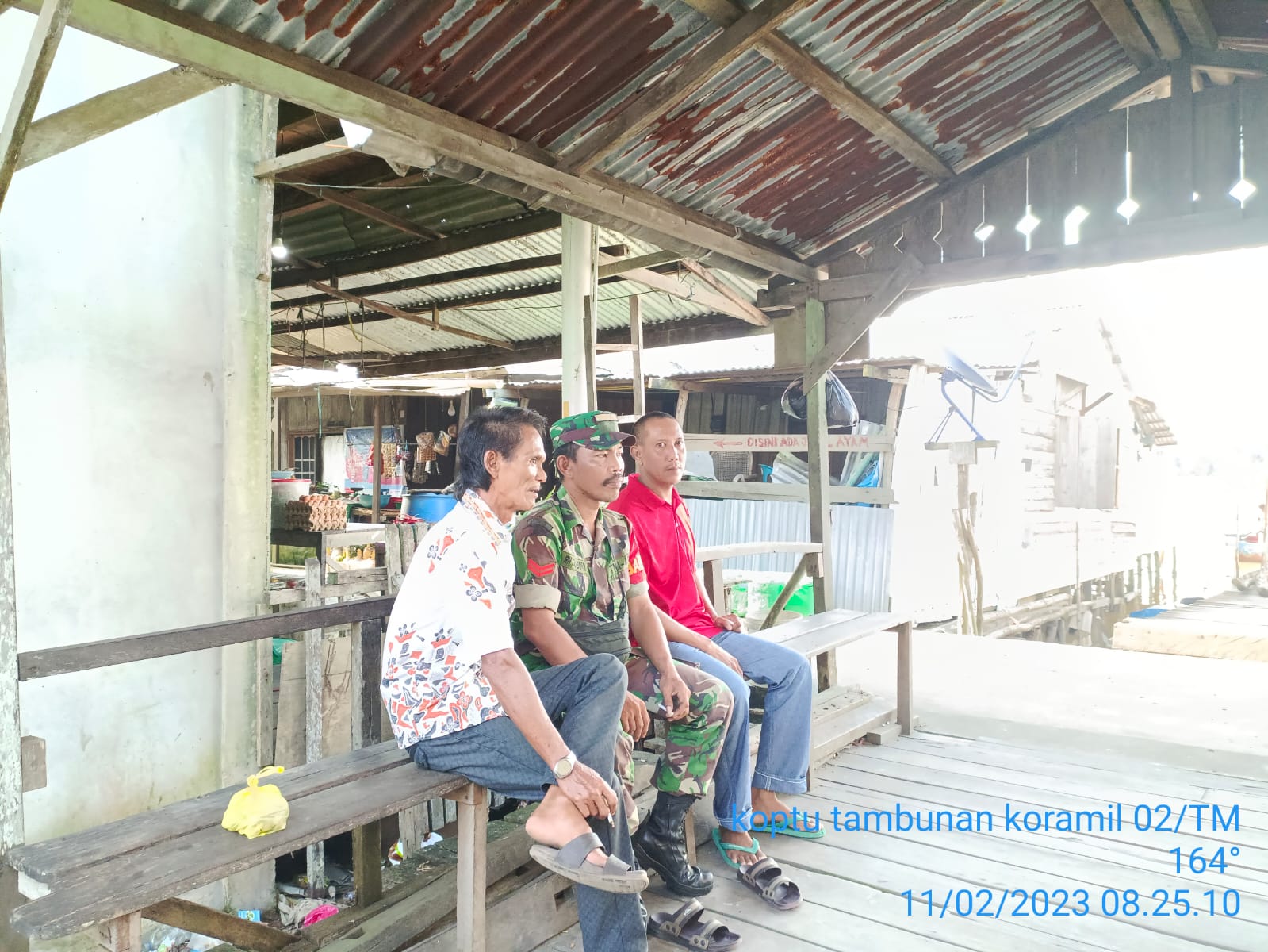 Bentuk Silaturahmi yang Baik, Koptu RH Tambunan Babinsa Koramil 02/TM Laksanakan Komsos di desa Sungai Laut 