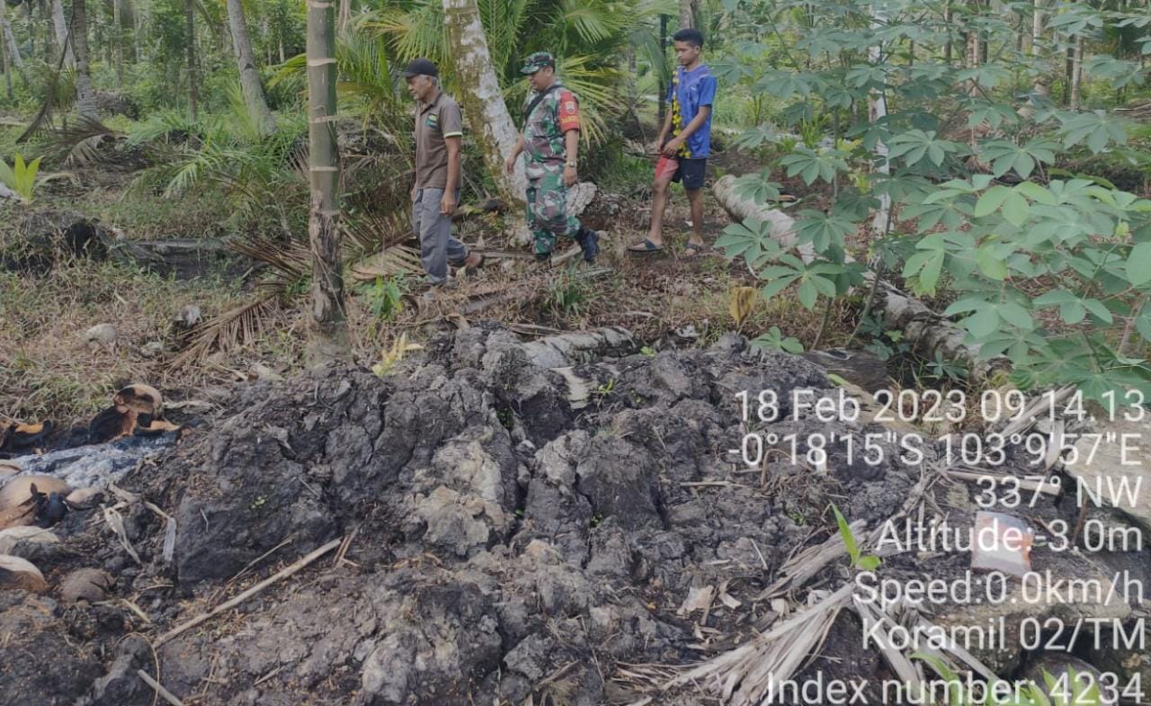 Giat Patroli dan Sosialisasi Karhutla Terus Digelar oleh Babinsa Koramil 02/TM Serma Boy R Sitompul di Wilayah Binaan 