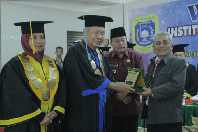 Bupati Asahan Ikuti Wisuda Sarjana Institut Agama Islam Daar Uluum Asahan Angkatan XXIX