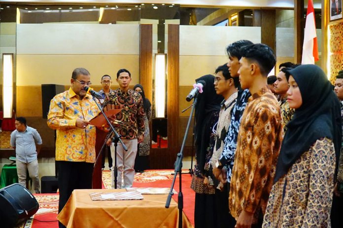 Bupati Lantik mahasiswa karimun