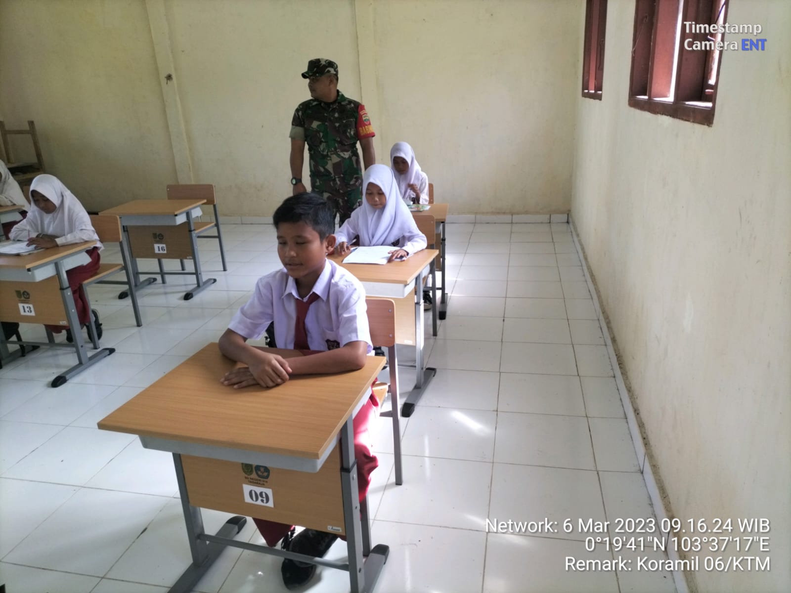 Para Siswa-siswi SDN 003 Simbar dapat Materi Wasbang dari Babinsa Serda Edili Zalukhu Para Siswa-siswi SDN 003 Simbar dapat Materi Wasbang dari Babinsa Serda Edili Zalukhu
