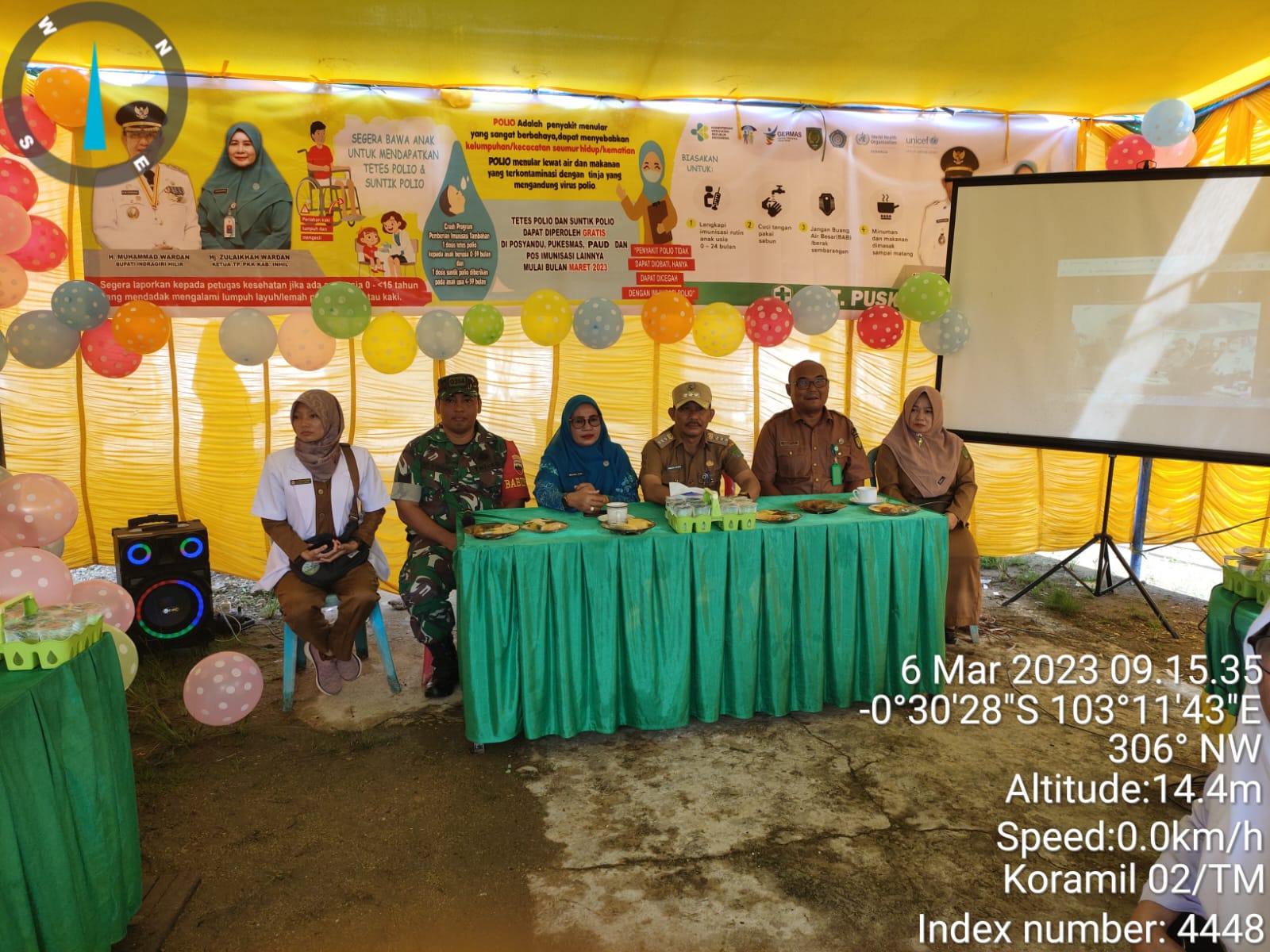 Serma Boy Bersama Unsur Muspika Enok Giat Acara Zoom Meeting Vaksin Polio di Pos Yandu Mawar Merah 