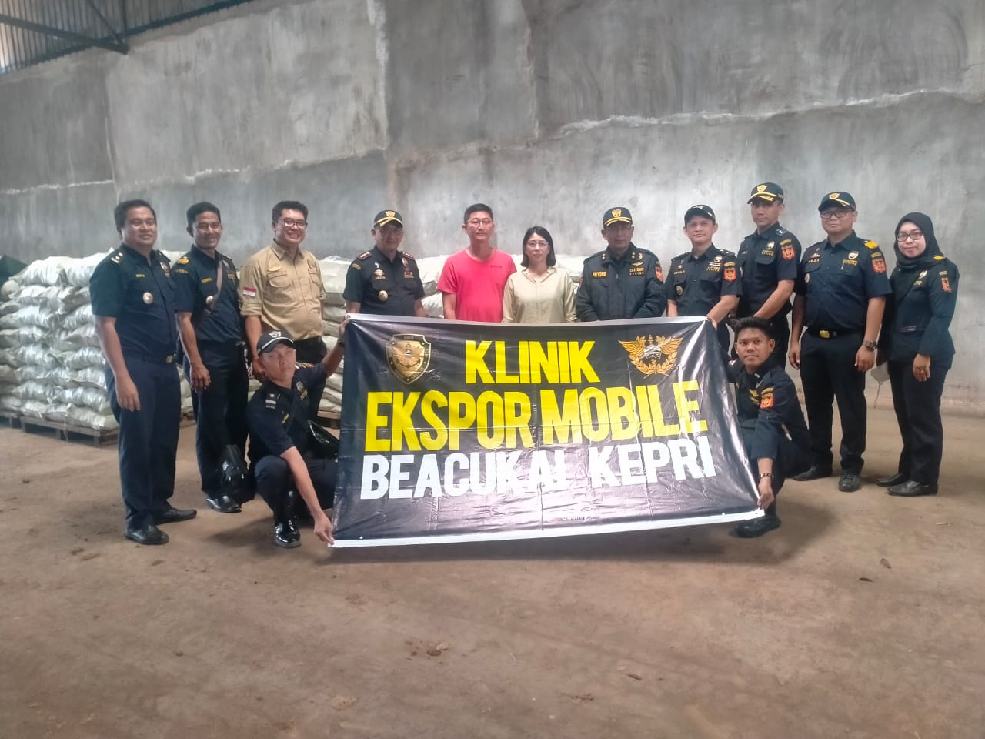 Kunker Kakanwil DJBC Kepri Ke Kundur, Dalam Pelepasan Ekspor 27 Ton Gambir Ke Cina Kunker Kakanwil DJBC Kepri Ke Kundur, Dalam Pelepasan Ekspor 27 Ton Gambir Ke Cina