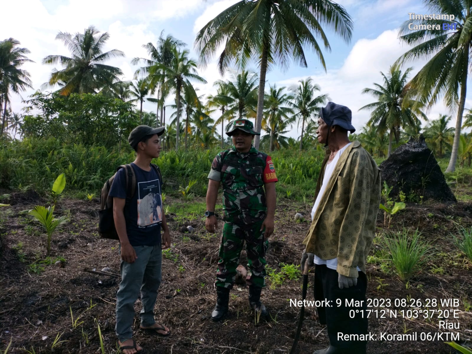 Babinsa Bersama MPA Laksanakan Patroli dan Sosialisasi Karhutla di Wilayah Desa Simbar 