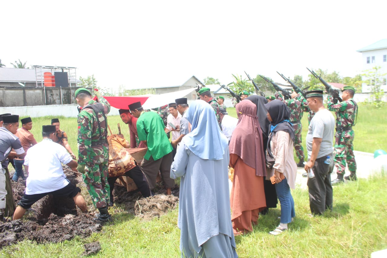 Dandim 0314/Inhil Pimpin Upacara Pemakam Militer Terhadap Purn TNI AD