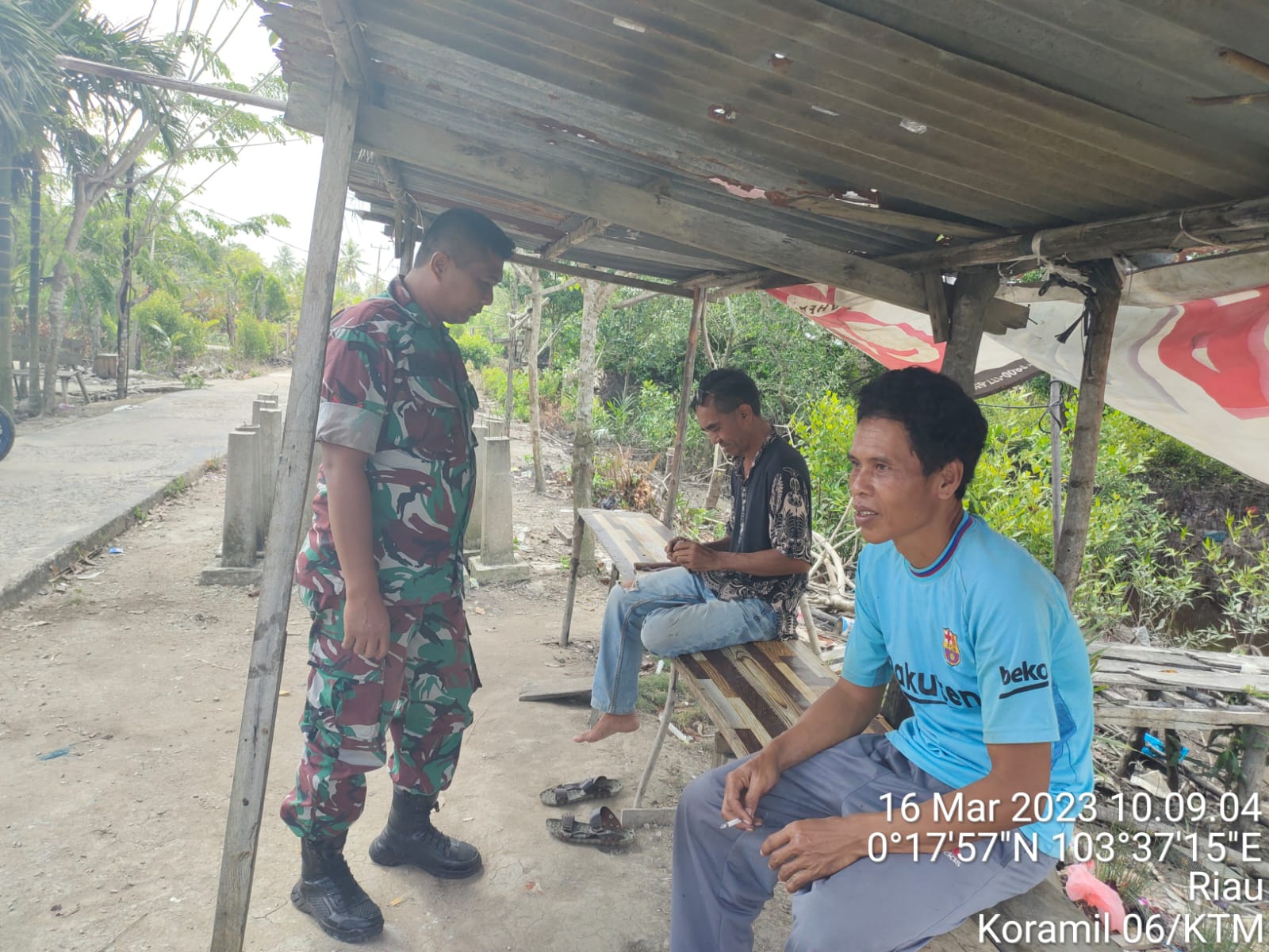 Ciptakan Kedekatan, Babinsa Desa Teritip Koptu Al Alim Giat Komsos dengan Warga Binaan