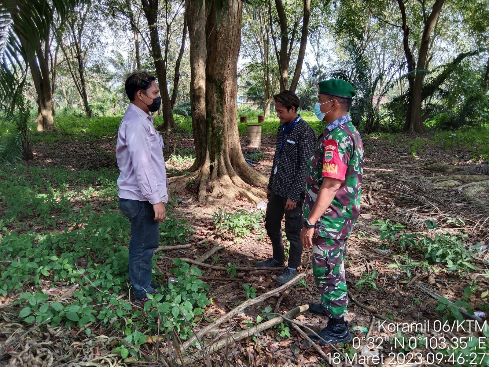 Serda Fetter Selain Giat Patroli juga Berikan Sosialisasi Tentang Karhutla di Wilayah Binaan Desa Air Tawar Kepada Masyarakat 