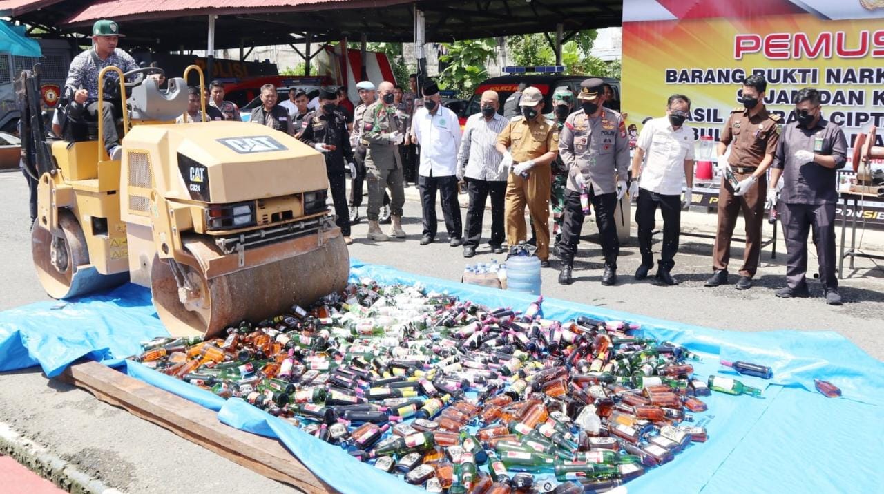 Bupati Inhil Hadiri Press Release dan Pemusnahan Barang Bukti Hasil Tindak Pidana Dalam Rangka Menghadapi Bulan Ramadhan