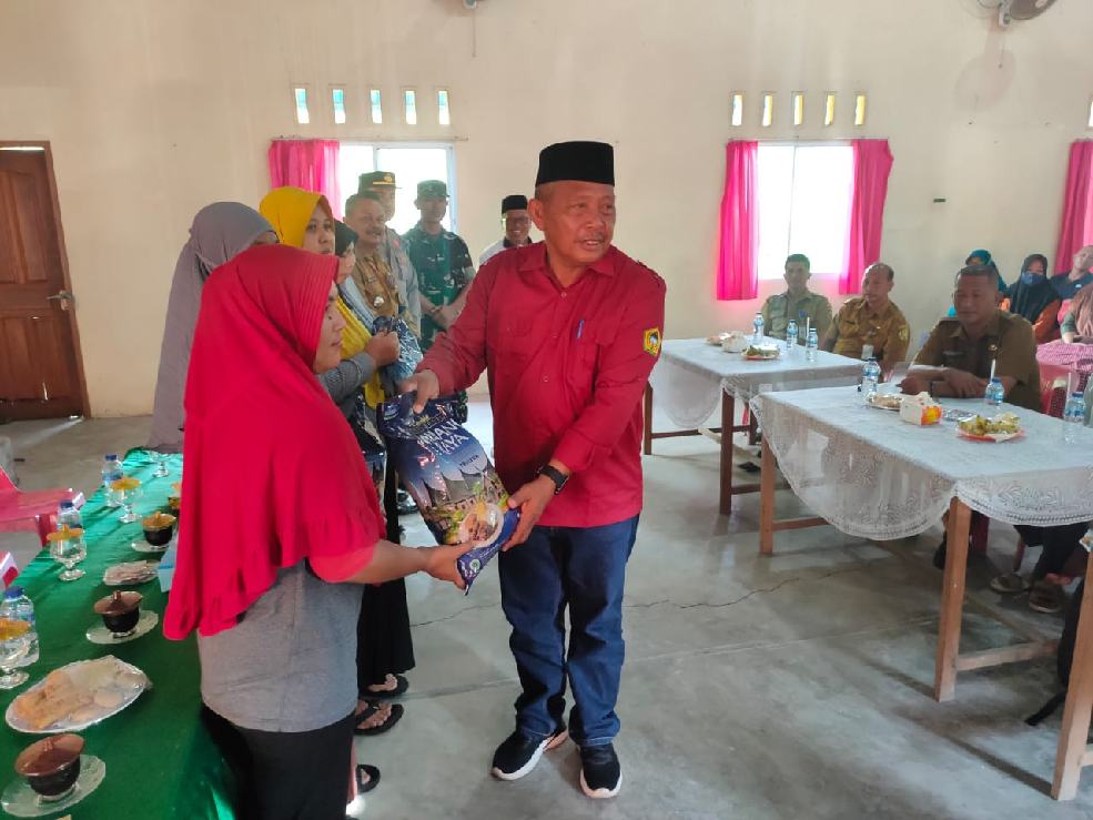 Jelang Ramadhan, BUM Desa Bersama Kecamatan Kundur Salurkan Ribuan Paket Sembako