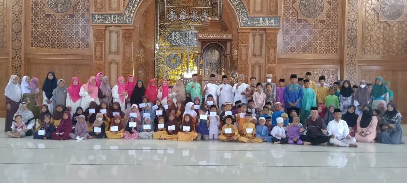 Alumni SMAN 1 Kundur Angkatan ’91 Santuni Anak Yatim Di Islamic Centre