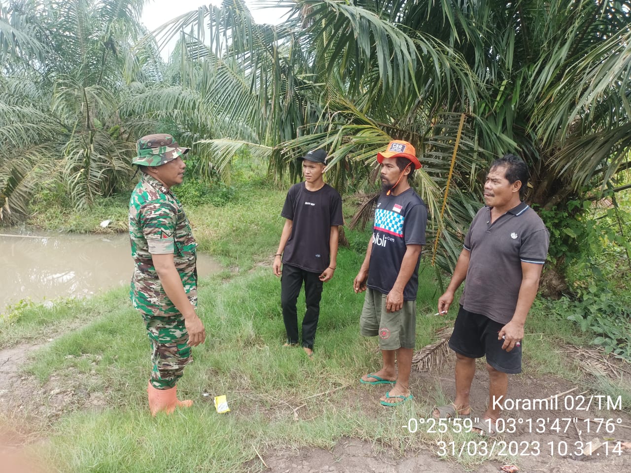 Babinsa kopda M Andrian Bersama Warga Binaan, Laksanakan Patroli dan Sosialisasi Karhutla 