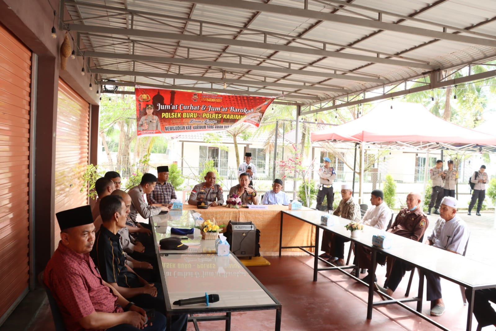 Jumat Curhat, Kapolres Karimun Sambangi Masyarakat Pulau Buru