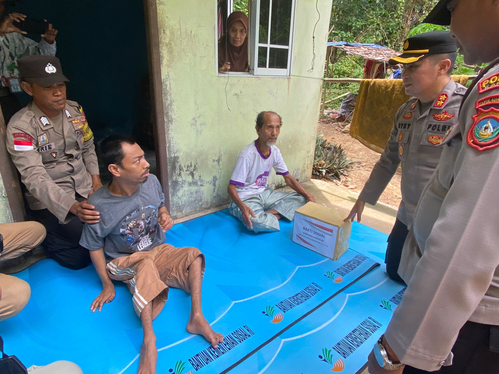 Kapolres Karimun Bantu Warga Buru Yang Kondisi Kesehatan dan Ekonomi Memprihatinkan