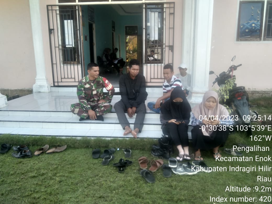 Melalui Komsos, Sertu HM Sibarani Babinsa Koramil 02/TM Jalin Silaturahmi dengan Warga Binaan 