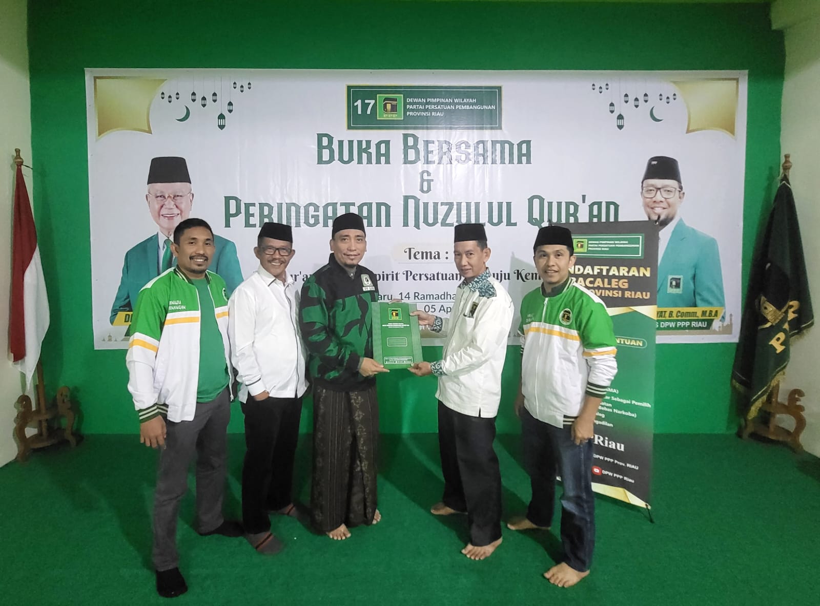 Daftar Caleg Prov Riau, Berkas H Ikbal Sayuti Diterima Oleh H Agus Salim Sebagai LP2 