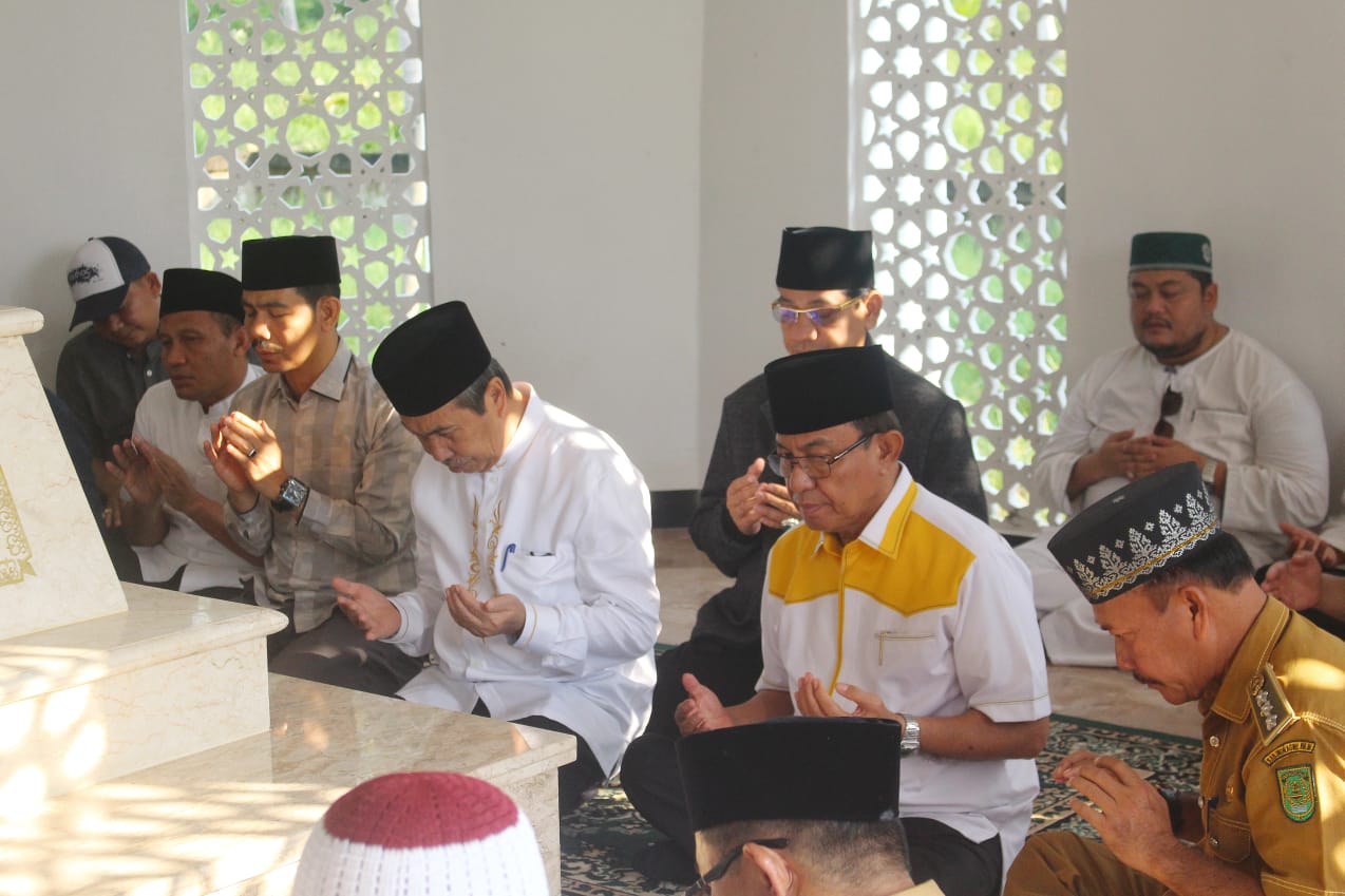 Safari ke Inhil Gubri Sempatkan Ziarah ke Makam Tuan Guru Syekh Abdurrahman Siddiq 