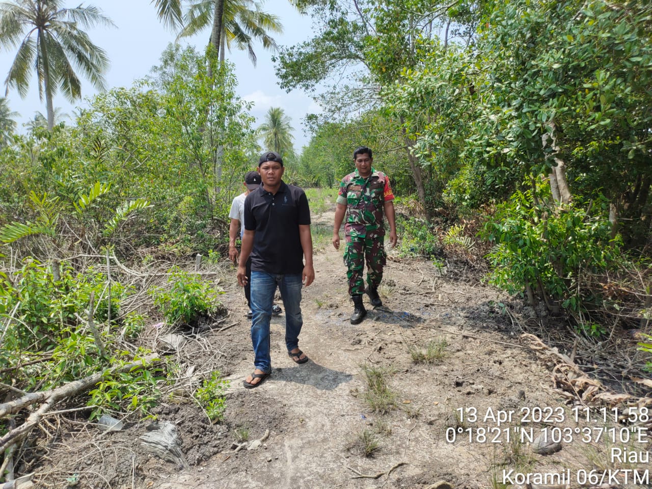 Koptu Al Alim Babinsa Koramil 06/KTM Laksanakan Patroli dan Sosialisasi Karhutla 