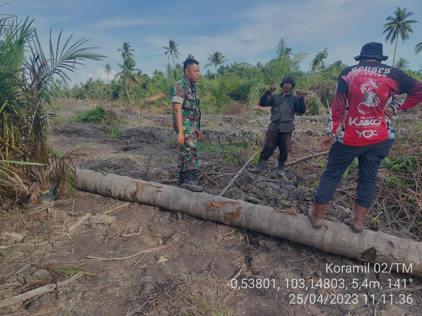 Babinsa Serda M Pasaribu Gencarkan Patroli Antisipasi Karhutla di Wilayah Binaannya