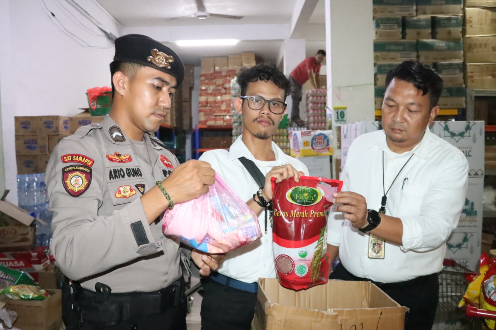 Polres Karimun Periksa Makanan dan Minuman Kadaluarsa, Cek Pom Mini Dalam Kesiapan Lebaran