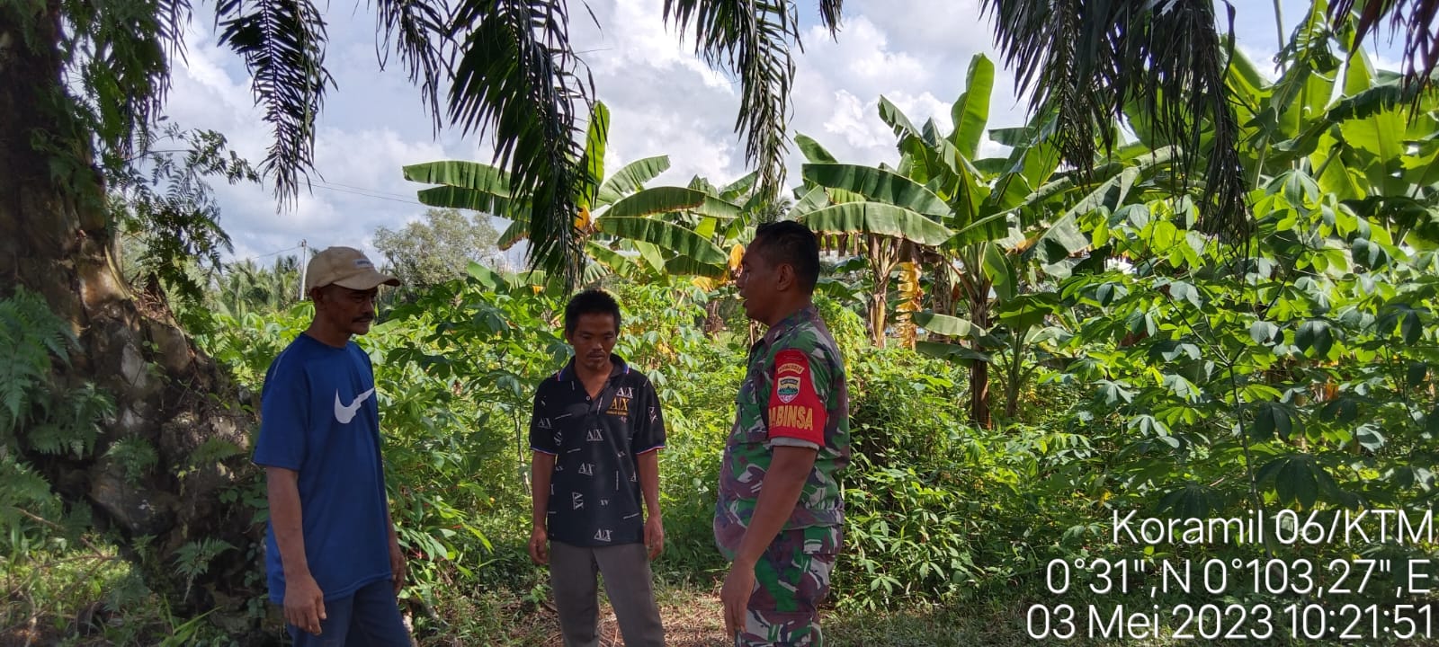 Babinsa Desa Teritip, Koptu Al Alim Melaksanakan Giat Patroli Antisipasi Terhadap Karhutla 