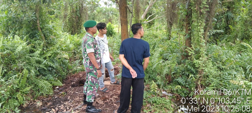 Serda Fetter Sirimba Babinsa Koramil 06/KTM Giat Patroli Antisipasi Ancaman Karhutla di Wilayah Binaan 