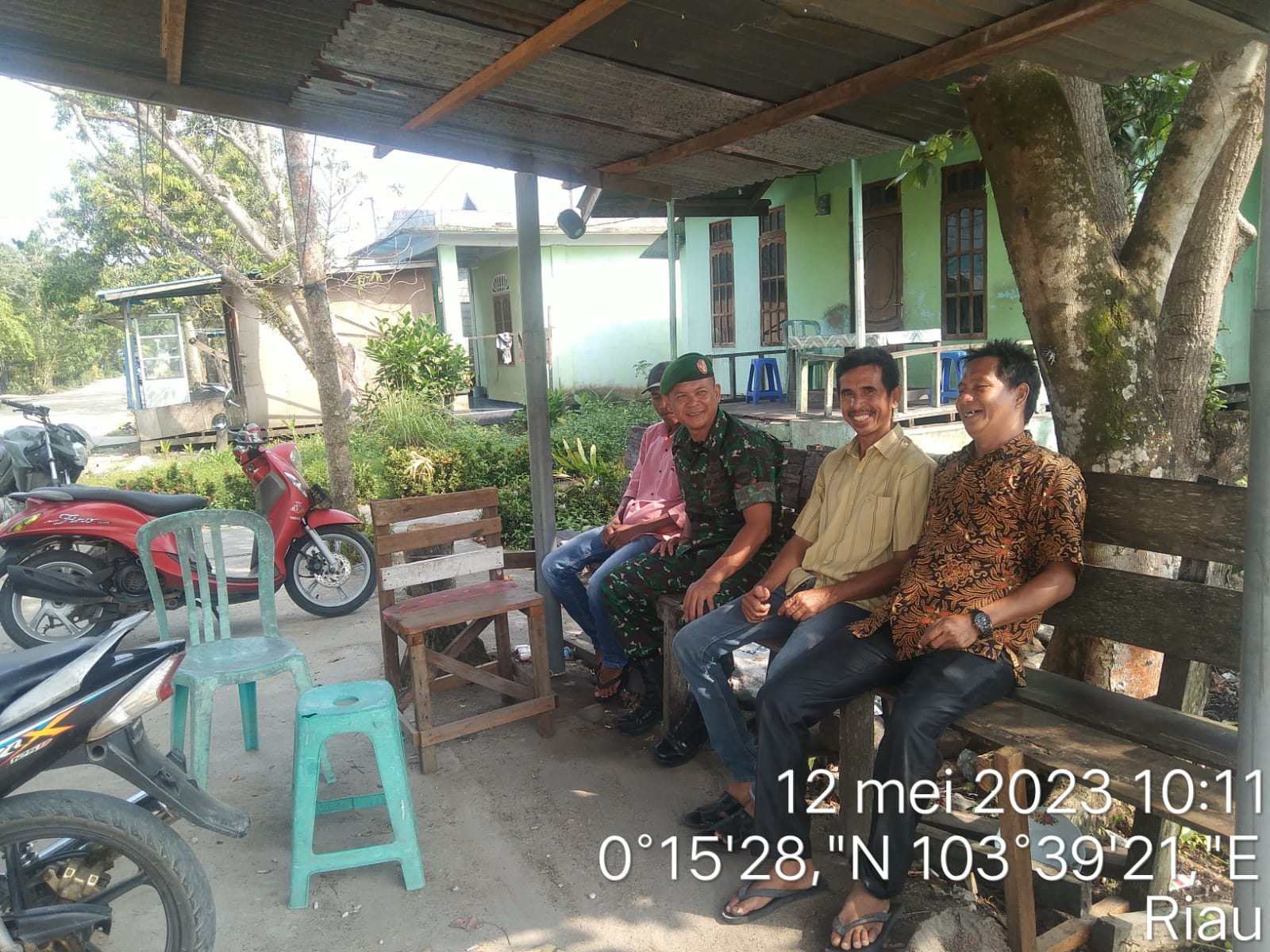 Pererat Silaturahmi, Kopda Abdul Haris Jalin Komsos dengan Warga di Kelurahan Tagaraja 