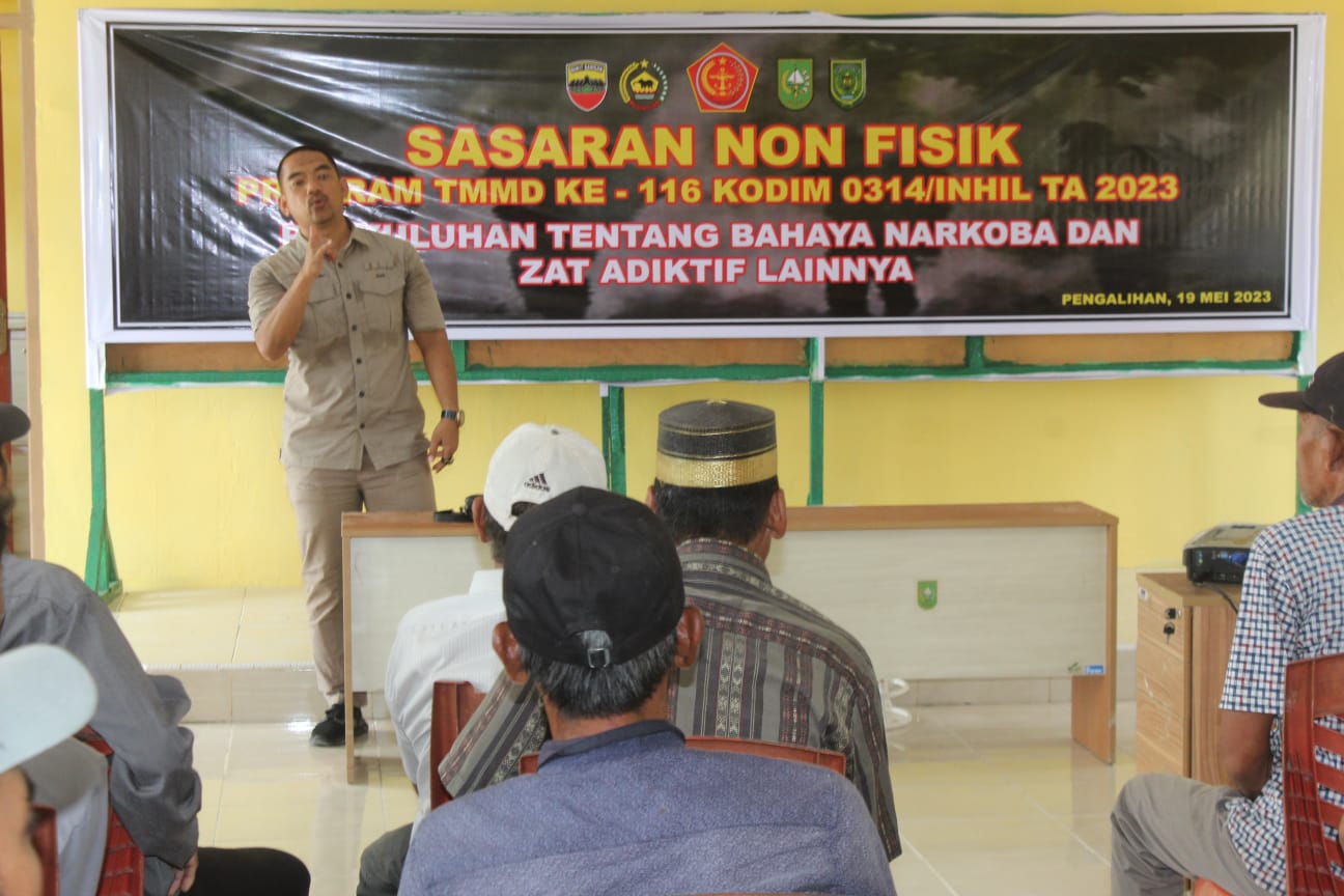 Berkerjasama dengan Pihak Kepolisian, Satgas TMMD ke-116 Kodim 0314/Inhil Beri Penyuluhan Bahaya Narkoba dan Zat Adiktif ke Masyarakat dan Pelajar 