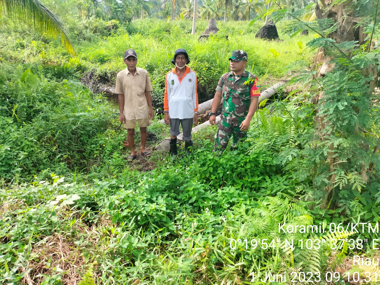 Meskipun Tanggal Merah, Babinsa 06/KTM Terus Gencarkan Patroli Dalam Rangka Antisipasi Karhutla di Wilayah Binaan 