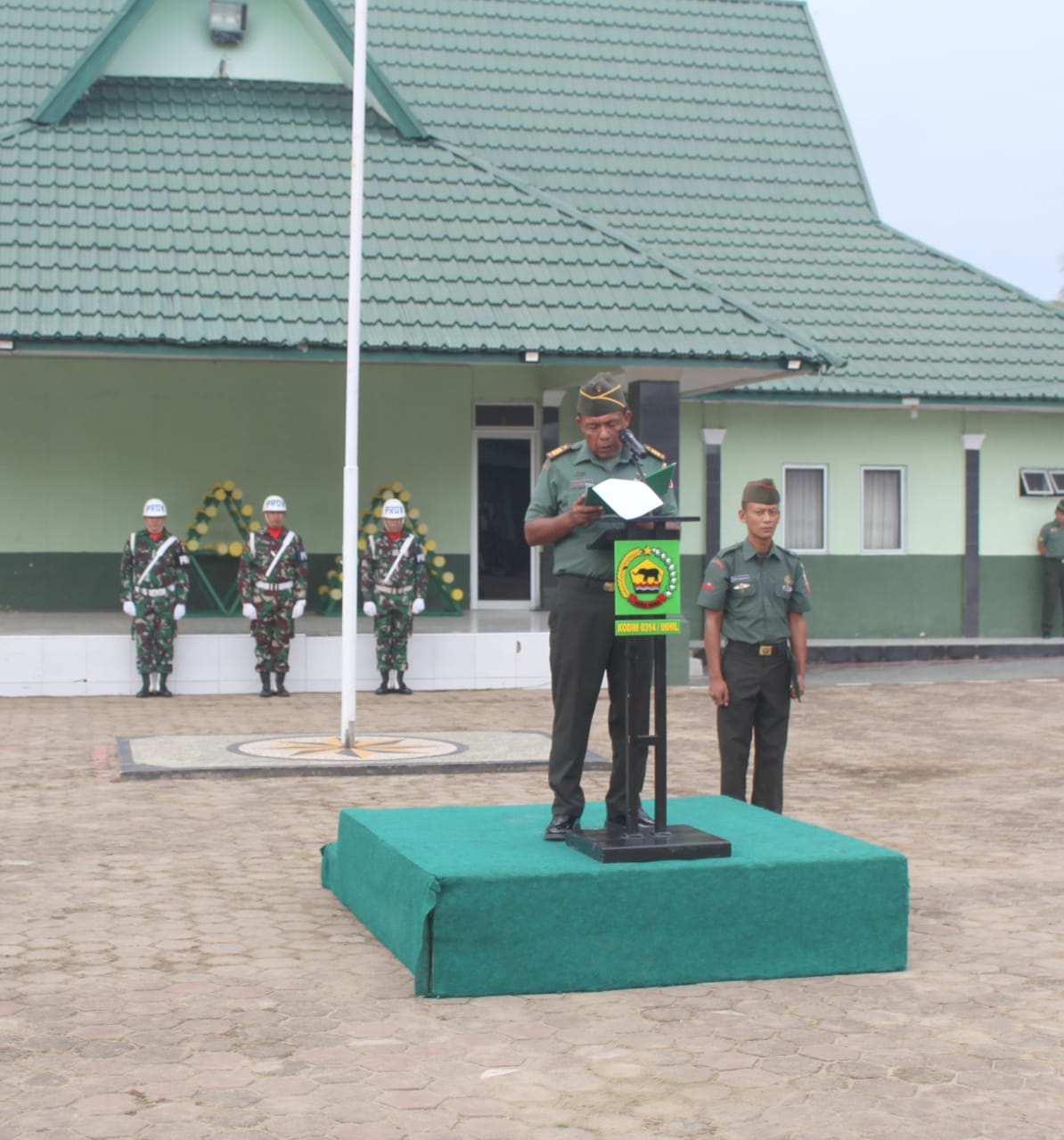 Upacara Bendera 17 An, Dandim 0314/Inhil  Diwakili Danramil 12/BTG Bacakan Amanat Pangdam I/BB